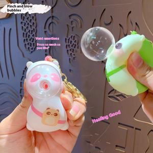 Moda dibujos animados me asustó llavero de silicona descompresión soplar burbujas colgante bolsa para parejas pequeño colgante regalo llavero - Product Image 3