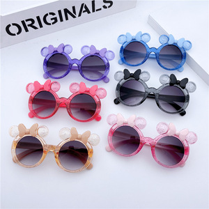 Commercio all'ingrosso di alta qualità UV400 bambini occhiali da sole alla moda carino forma di arco lenti sfumate blu nero rosso giallo <span class=keywords><strong>viola</strong></span> fatto PC - Product Image 3