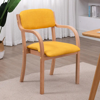 Chaises d'accoudoir de ferme modernes luxueuses chaises de salle à manger empilables en bois de tissu de Style nordique pour la vie de chambre à coucher de meubles de maison