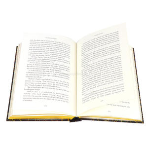 Crea un Libro Personalizado con Impresión de Tapa Dura, Autoedición, Blanco y Negro, Encuadernado en Tapa Dura, con Bordes Pintados - Product Image 3