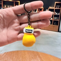 Porte-clés Gant de Boxe en Caoutchouc, Pendentif de Combat Rouge, Accessoire Indispensable pour les Fans de Sanda et de Boxe, Petit Article Indispensable