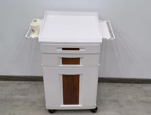 <span class=keywords><strong>Table</strong></span> <span class=keywords><strong>de</strong></span> chevet d'hôpital <span class=keywords><strong>à</strong></span> <span class=keywords><strong>roulettes</strong></span> HOCHEY <span class=keywords><strong>de</strong></span> haute qualité, <span class=keywords><strong>table</strong></span> <span class=keywords><strong>de</strong></span> chevet mobile en plastique et acier <span class=keywords><strong>à</strong></span> double porte, armoire médicale - Product Image 3