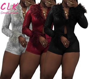 ชุดเซ็ตผู้หญิง เสื้อแจ็คเก็ตแขนยาวและกางเกงขาสั้นสไตล์มอเตอร์ไซค์ ชุดเข้าเซ็ต 2 ชิ้น - Product Image 1