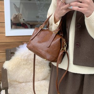 Women's <b>Pillow</b>-<b>Shaped</b> Handbag Brown Black Zipper Closure Shoulder Crossbody Bag Everyday Outfits Fall 2024 - Product Image 3