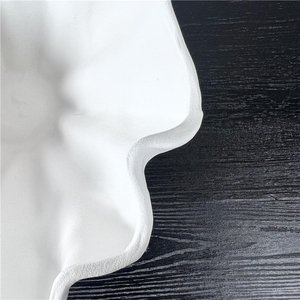 แจกันดอกไม้ทรงกลมสีขาวทันสมัยเคลือบด้านเซรามิกสำหรับตกแต่งบ้านหรืองานแต่งงาน - Product Image 4