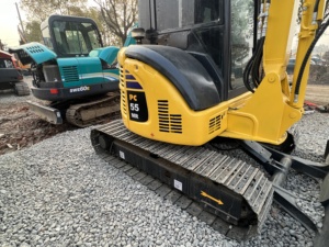 Komatsu PC55MR 5 tonnes utilisé mini pelle hydraulique chenille d'occasion petit équipement de creusement de terre pompe à moteur de noyau - Product Image 3