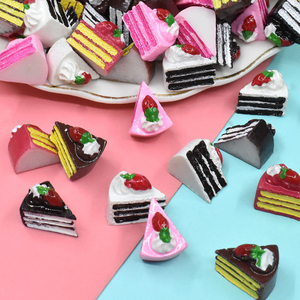 Miniatures de gâteaux triangulaires en résine, accessoires d'artisanat pour la création de bijoux, épingles à cheveux, broches, et pour la personnalisation de coques de téléphone et d'aimants de réfrigérateur faits main - Product Image 5