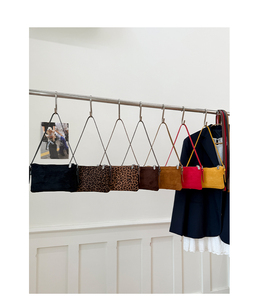 2025 nouveaux sacs en daim sacs à bandoulière à la mode décontractée pour sacs pour femmes - Product Image 3