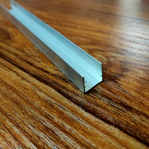 Rail <span class=keywords><strong>en</strong></span> <span class=keywords><strong>U</strong></span> <span class=keywords><strong>en</strong></span> aluminium de grande quantité - Product Image 3