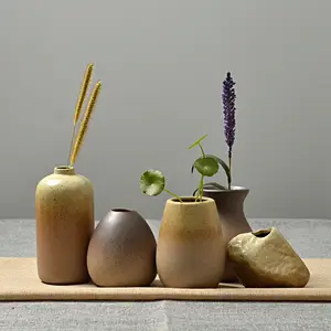 Retro Design Handmade Mini Terracotta Clay Vase Flower Coarse Pottery Matte Vase Flower Receptacle for Home Decor