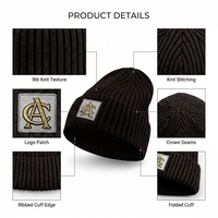 Bonnet en cachemire tricoté avec logo brodé personnalisé, fabriqué par un créateur de bonnets, avec revers et patch brodé