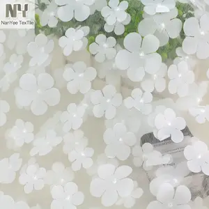 Nanyee 직물 아이 의류를 위한 백색 꽃 3D 아플리케 직물
