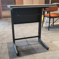 Bureau d'école moderne Xinhao SC-003 avec cadre en métal noir durable, plateau gris, mobilier de classe pour étudiants