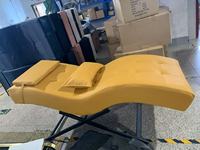 Lit moderne de luxe en cuir synthétique rose pour salon de beauté Table de traitement des cils incurvés personnalisés pour massage