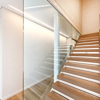 Escalier droit classique, escalier de grenier, escalier pliant, escalier en bois