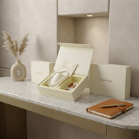 Boîte cadeau de luxe personnalisée pour bijoux, étui rigide magnétique texturé crème avec double compartiment, marque boutique