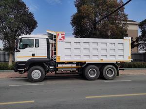 Truk <span class=keywords><strong>Tipper</strong></span> <span class=keywords><strong>Sinotruck</strong></span> <span class=keywords><strong>HOWO</strong></span> <span class=keywords><strong>6x4</strong></span> Setir Kanan Mesin Weichai 371HP Truk Dump Baru Merek China, Dijual Murah - Product Image 5