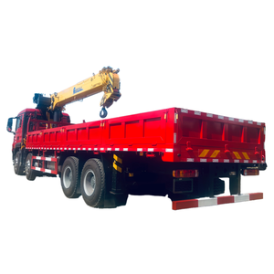 La grue montée sur camion Sinotruk HOWO 8x4 a une direction sensible et peut facilement grimper les collines. - Product Image 5