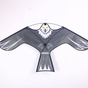 Protecteur de ferme répulsif pour oiseaux en forme d'aigle faucon <span class=keywords><strong>volant</strong></span> <span class=keywords><strong>cerf</strong></span>-<span class=keywords><strong>volant</strong></span> <span class=keywords><strong>effaroucheur</strong></span> pour pelouse d'arrière-cour et épouvantail de jardin de ferme - Product Image 1
