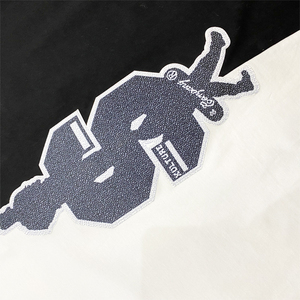 Camiseta a juego con cuello personalizado, camisa de Color medio negro y blanco con dos tonos divididos - Product Image 5