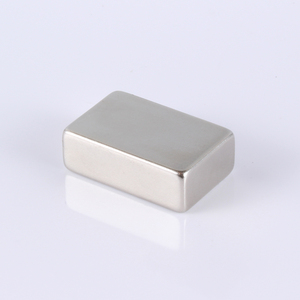 Potente N52 30*20*10mm Rectangular NdFeB Imán Industrial Materiales permanentes de rubidio para diversas aplicaciones - Product Image 3
