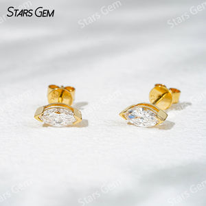 Boucles d'oreilles unisexes de luxe Starsgem en or massif 18 carats avec diamant de laboratoire taille marquise 0,6 ct 3,5x7 mm, couleur D - Product Image 1