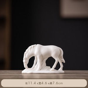 Estatuilla de Caballo Blanco pequeño de ocho corceles de cerámica MSH con textura de cola transparente - Product Image 6