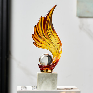 Scultura Creativa a Forma di <span class=keywords><strong>Ala</strong></span> in Resina, Ornamento <span class=keywords><strong>con</strong></span> Sfera di Cristallo, Decorazione da Scrivania, Personalizzabile, Regalo per Casa e Ufficio, Direttamente dalla Fabbrica - Product Image 3