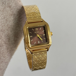 Relojes de mujer vintage y versátiles, relojes de cuarzo de nicho y alta gama, relojes de mujer al por mayor, impermeables y de estilo vintage. - Product Image 1