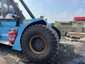 Reachstacker d'occasion Konecranes 45 tonnes, importé de Finlande, pour manutention de conteneurs en port et en entrepôt. - Product Image 2