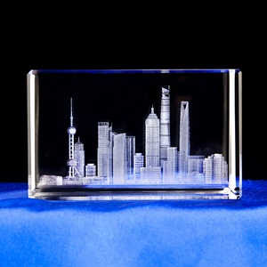 Cube en verre cristal 3D gravé au laser promotionnel en gros avec voiture gravée à vendre Nouveaux souvenirs de voiture Cadeaux - Product Image 1
