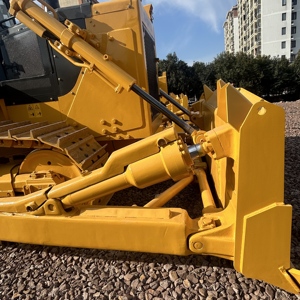 Niveleuse à moteur Shantui 250H d'occasion, modèle 2024, 23,5T, capacité de nivellement de 4,6m, moteur Cummins 175kW, pompe 99% neuve, logistique portuaire/de chantier - Product Image 4