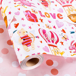 Papier cadeau pour la Saint-Valentin avec motif d'ours de dessin animé, papier cadeau rose en forme de cœur, motif d'amour, original et personnalisable - Product Image 1