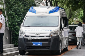 <span class=keywords><strong>Ambulancia</strong></span> Básica de Emergencia Hiace con Camilla y Kit Médico para Transporte de Pacientes - Product Image 5