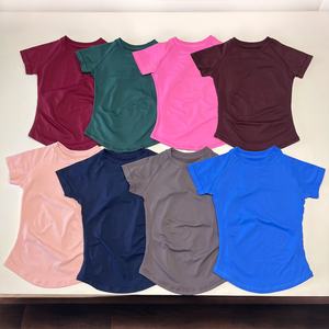 Set da Allenamento OEM Personalizzato per Donna, T-Shirt a Maniche Corte e Leggings da Yoga, 2 Pezzi, Asciugatura Rapida, Traspirante, per Palestra e Fitness - Product Image 3