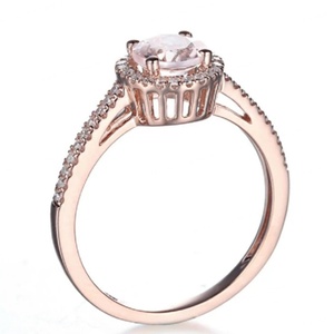 Anillo de Compromiso o Aniversario de Oro Rosa de 14K con Halo de Diamantes Redondos y Morganita, Estilo Vintage Moderno y Personalizado - Product Image 2