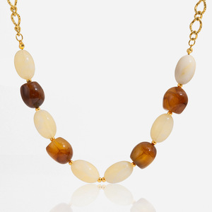 Collier élégant en résine avec chaîne dorée, chaîne de clavicule pour femmes, bijoux cadeau - Product Image 1