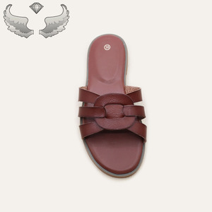 Fashionable Flat-bottom Wholesale Summer Casual <b>Slip</b>-<b>on</b> Durable Outdoor Lightweight Women's Sandals and <b>slippers</b> - Product Image 5