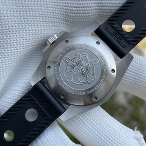STEELDIVE SD1993 Nuevo Reloj de Buceo para Hombre con Movimiento Automático G M T NH34, Resistente al Agua hasta 300 m, con Cuatro Agujas y Bisel de Cerámica - Product Image 4
