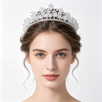 Diadème fantaisie en argent avec fleurs de cerisier et zircone cubique pour mariée, mariage printanier, bal de promo, ou comme accessoire de tête pour douche nuptiale