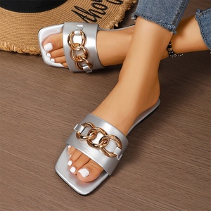 2025 estate nuova piattaforma alla moda <span class=keywords><strong>sandali</strong></span> bassi per le donne alla moda all'aperto per pantofole con fibbia in metallo - Product Image 4