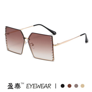 <b>Sunglasses</b> Large <b>Square</b> Frame Rhinestone Studded UV400 Protection Women Fashion Sunshades Gold Frame PC Lens - Product Image 2