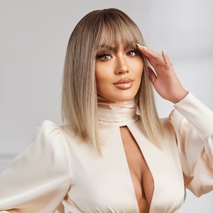 Perruques pour femmes droites moyennes et longues brun à <span class=keywords><strong>blond</strong></span> clair <span class=keywords><strong>cheveux</strong></span> artificiels longs perruques synthétiques mates en maille rose - Product Image 5