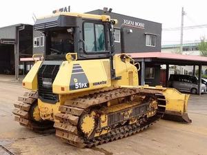 Bulldozer Usado Komatsu D51 con Motor Cummins, Capacidad de Empuje de 7.5m, Potencia de 90HP, Fabricado en Arabia Saudita, Buen Estado - Product Image 3