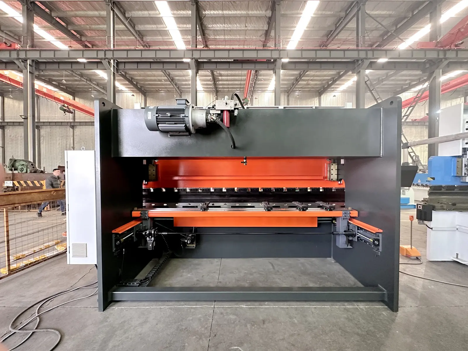 400T/4000 Electro hydraulic synchronous CNC press brake with DA-53T system