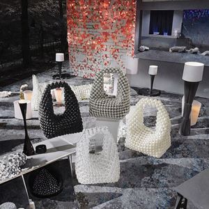 Sac de soirée de luxe avec broderie de perles, pochette tendance pour femme, idéal pour les mariages et les soirées - Product Image 2