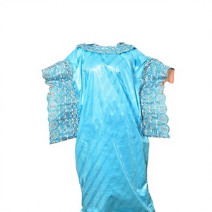 Robe longue traditionnelle africaine en coton guipure Bazin Riche pour femmes, idéale pour les mariages et les fêtes, à manches longues - Product Image 2
