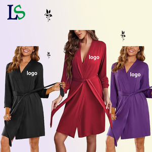 Accappatoio in Raso per <span class=keywords><strong>Donna</strong></span> con Logo Personalizzato, Kimono Nero per <span class=keywords><strong>Parrucchieri</strong></span>, Spa e Salone, Maniche Tre Quarti, Comodo - Product Image 1