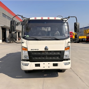 Camion à ordures compacteur HOWO 4x2 à chargement arrière de 7 mètres cubes, camion de transport de déchets diesel manuel - Product Image 2