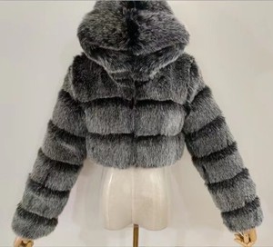 Manteau d'hiver court pour <span class=keywords><strong>femme</strong></span>, <span class=keywords><strong>veste</strong></span> en <span class=keywords><strong>fausse</strong></span> <span class=keywords><strong>fourrure</strong></span> de renard avec capuche, style court tendance, manteau en <span class=keywords><strong>fausse</strong></span> <span class=keywords><strong>fourrure</strong></span> pour <span class=keywords><strong>femme</strong></span> - Product Image 5